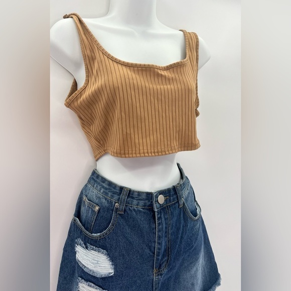 Boohoo Tan Ribbed Knit Scooped Cropped Tank Top Size 12 NWT - Picture 9 of 13